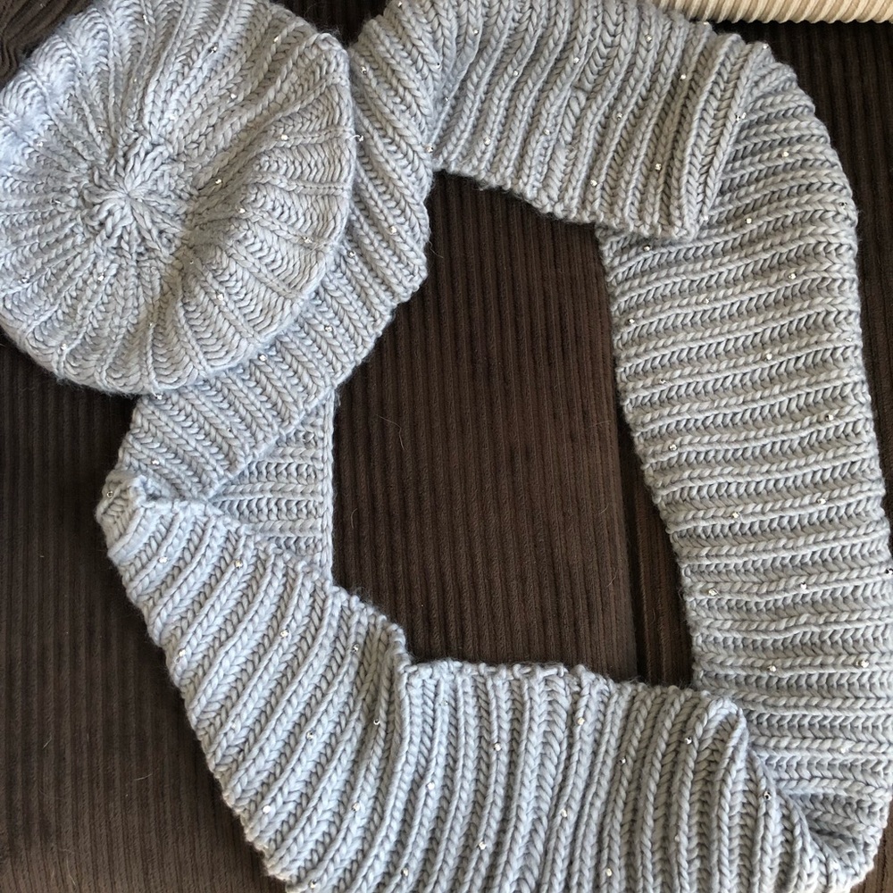 Infinity scarf & beret